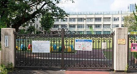 渋谷区立富谷小学校まで400m