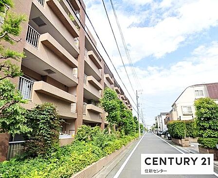 緑道や「次大夫堀公園」など自然豊かな住環境。お子様の遊び場としても◎ペットとのお散歩も楽しめます♪
