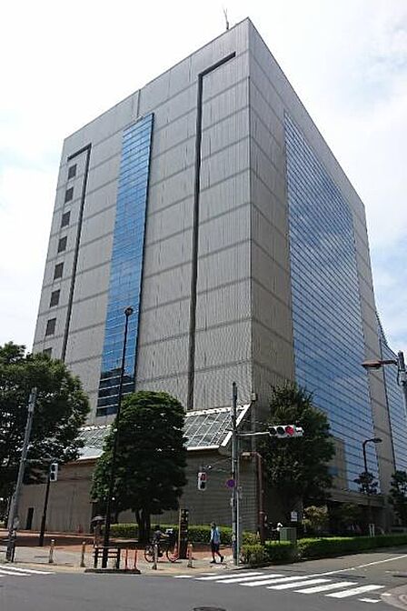 調布市立中央図書館まで900m