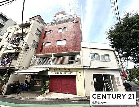 人気の幡ヶ谷エリア!買物施設や飲食店が多数あり生活便利!建物前の緑道や代々木大山公園も徒歩圏内で、お子様ものびのびと自然に触れながら遊べる環境です♪