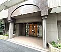 重厚感ある石造...