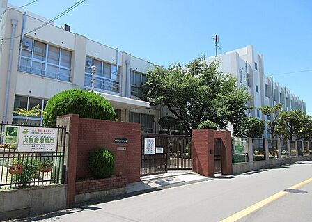 大阪市立放出中学校まで855m