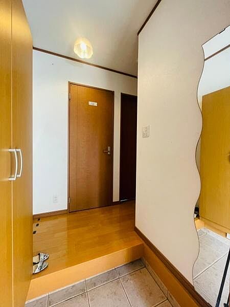 玄関を拡大表示