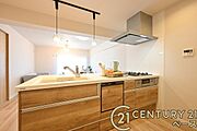 ■現地撮影写真■収納力と使いやすさを追求したシステムキッチンです！