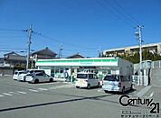 ファミリーマート奈良鶴舞東町店まで750m
