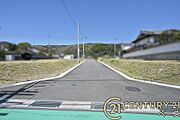 ■現地撮影写真■前面道路約6ｍでお車の出し入れも楽々！