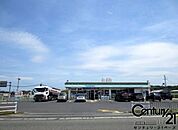 ファミリーマート橿原神宮前駅西口店まで702m