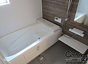 ■ゆったりしたサイズの浴室です！足を伸ばしての入浴は疲れも癒してくれます！■