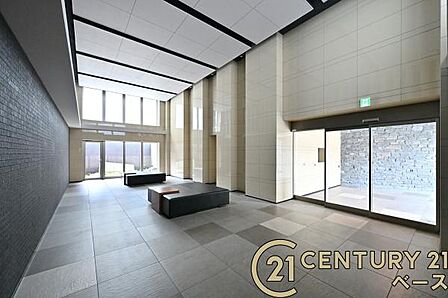 ■現地撮影写真■重厚感と開放感が溢れる落ち着いた雰囲気のロビーです！