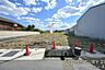 外観：■現地撮影写真■ 建築条件なしのため、ご希望のハウスメーカーで建築可能です！