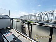 ■現地撮影写真■開放感あふれる日当たりのよいバルコニー！