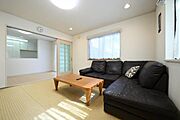 ■現地撮影写真■南向きの大きな窓から柔らかい光が射し込みます！