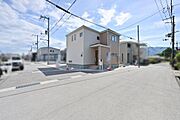 ■現地撮影写真■前面道路約6ｍでお車の出し入れも楽々！