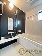 ■現地撮影写真■浴室暖房乾燥機を完備！ゆったりした浴槽での入浴は疲れも癒してくれます！