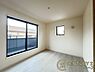子供部屋：■現地撮影写真■優しい色合いでまとめられた洋室！どんな家具も合いそうですね！