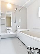 ■床は水ハケが良く、乾きやすいのでカビの発生も軽減！嬉しい浴室乾燥機付です！■