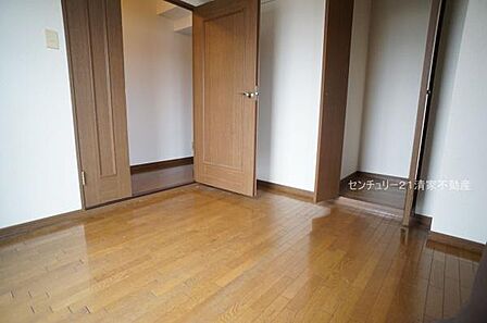 子供部屋にも嬉しい全居室収納スペース(2024年03月撮影)