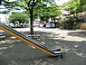 周辺：白山道公園まで647m、徒歩約9分です。住宅街の十分な広さの公園です。公園の設備には水飲み・手洗い場があります。