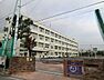 周辺：横浜市立日限山小学校まで1205m、徒歩約15分です。閑静な住宅街の中にあり、車の通りも少なく安心して通学出来ます。公園に囲まれ緑も多いです。