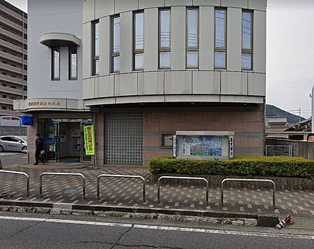 滋賀銀行能登川支店まで883m