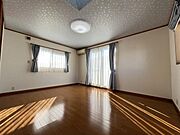 10.5帖の広々洋室は主寝室に。