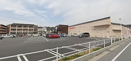 ディスカウントドラッグコスモス彦根駅東店まで346m