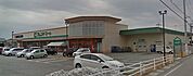 フレンドマート彦根地蔵店まで1600m、営業時間　9時30分〜22時