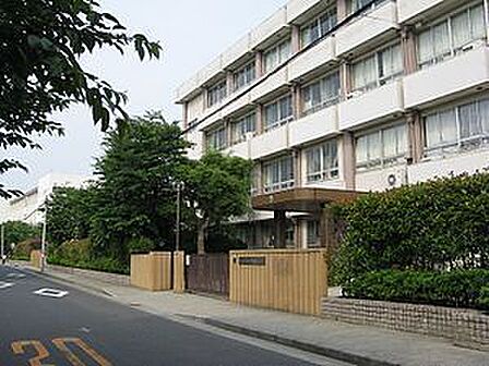 泉大津市立小津中学校まで463m