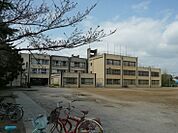 岸和田市立常盤小学校まで1863m