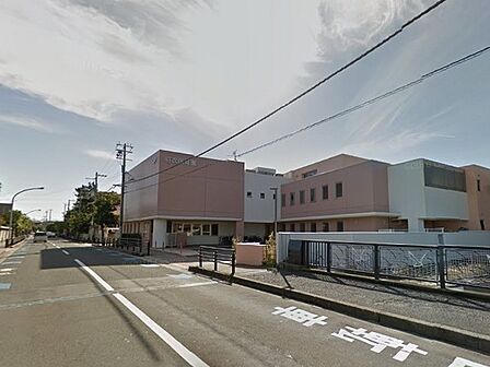 羽衣保育園まで296m