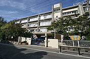 高石市立加茂小学校まで506m