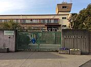 和泉中学校まで2600m