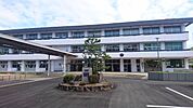 和泉市立郷荘中学校まで1652m