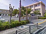 熊取町立中央小学校まで834m