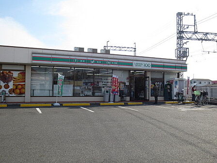 ローソンストア100二色浜駅前店まで373m