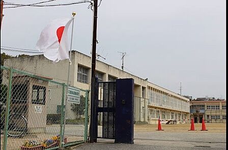 和泉市立北池田小学校まで1456m
