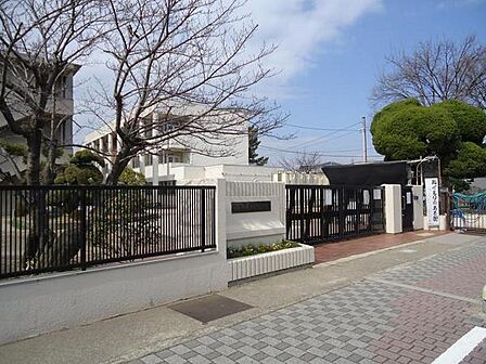 忠岡町立東忠岡小学校まで1542m