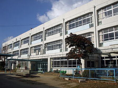 和泉市立鶴山台南小学校まで693m