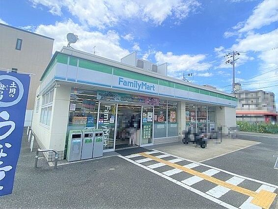 ファミリーマー...