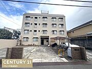 阪急宝塚線豊中駅まで徒歩5分の立地。4階建ての2階部分となっております。お部屋は54.71平米ございます。