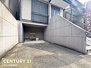 1台分の駐車スペースございます。（サイズ・車種制限ございます）