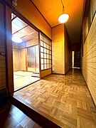 【現地】ゆとりある広さの玄関ホールスペース