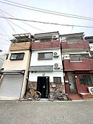 【外観】1989年10月築しっかりとした鉄骨造3階建て物件