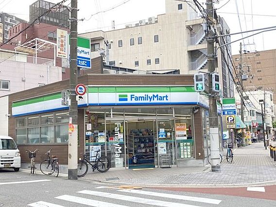 ファミリーマー...