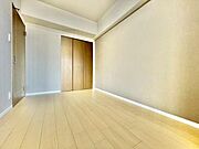 全居室にはクローゼットを完備！普段使いのお洋服や小物はもちろん、季節物のお洋服などもしっかりと整理整頓おしまい頂けます。居室空間をより広く隅々までお使いいただけますね♪