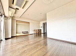 ギャラリーコートハイム上野芝 3LDKのリビング/ダイニング