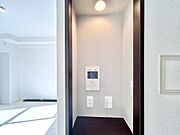 モニター付きインターホンなので安心です！