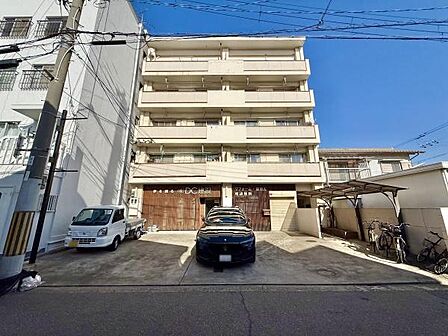 南海本線「湊」駅が徒歩3分。通勤にも外出にもアクセス良好。家族でおでかけすることも増えそうですね♪
