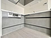 ご家族みんなで調理ができる位のスペースを実現したキッチン空間となっております。みんなで作った料理を召し上がりながらの会話は至福のひとときになるはずです♪