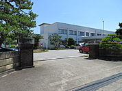 米原市立坂田小学校まで461m